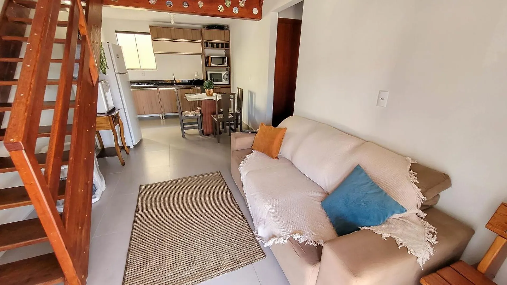 Casa A 2 Quadras Da Praia De Zimbros Rw2724 Bombinhas Nyaraló
